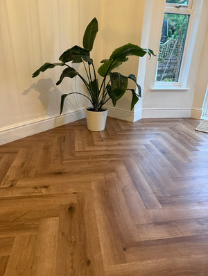 Premium LVT Herringbone - French Oak